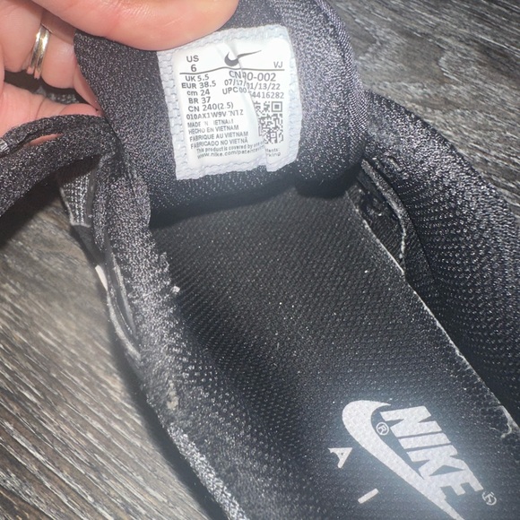 Nike Air Max - Sz 6 kids - Picture 3 of 3